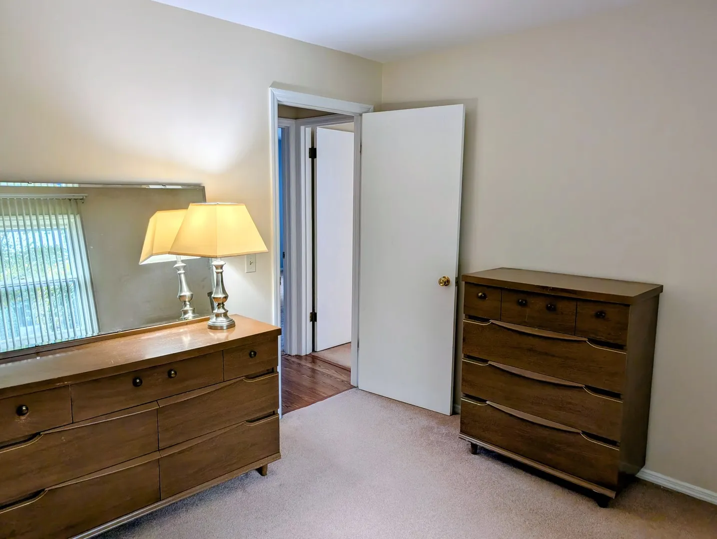 2302 Blackthorn Drive IL