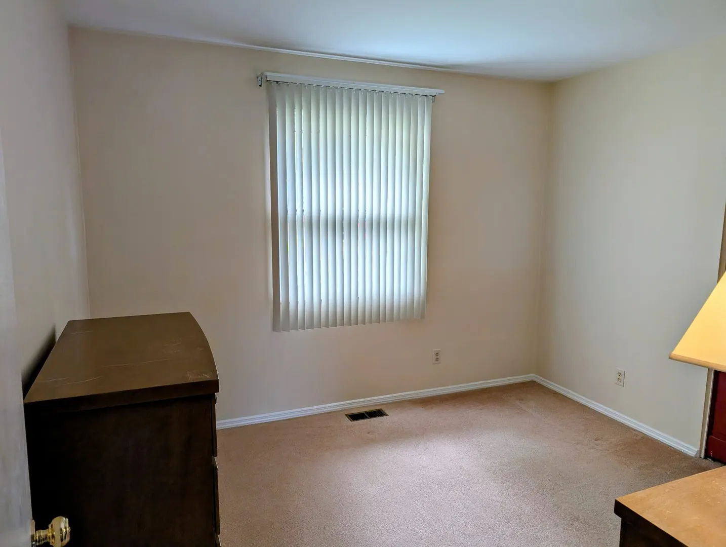 2302 Blackthorn Drive IL