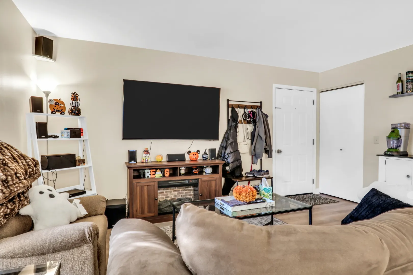 130 Shadydell Avenue IL