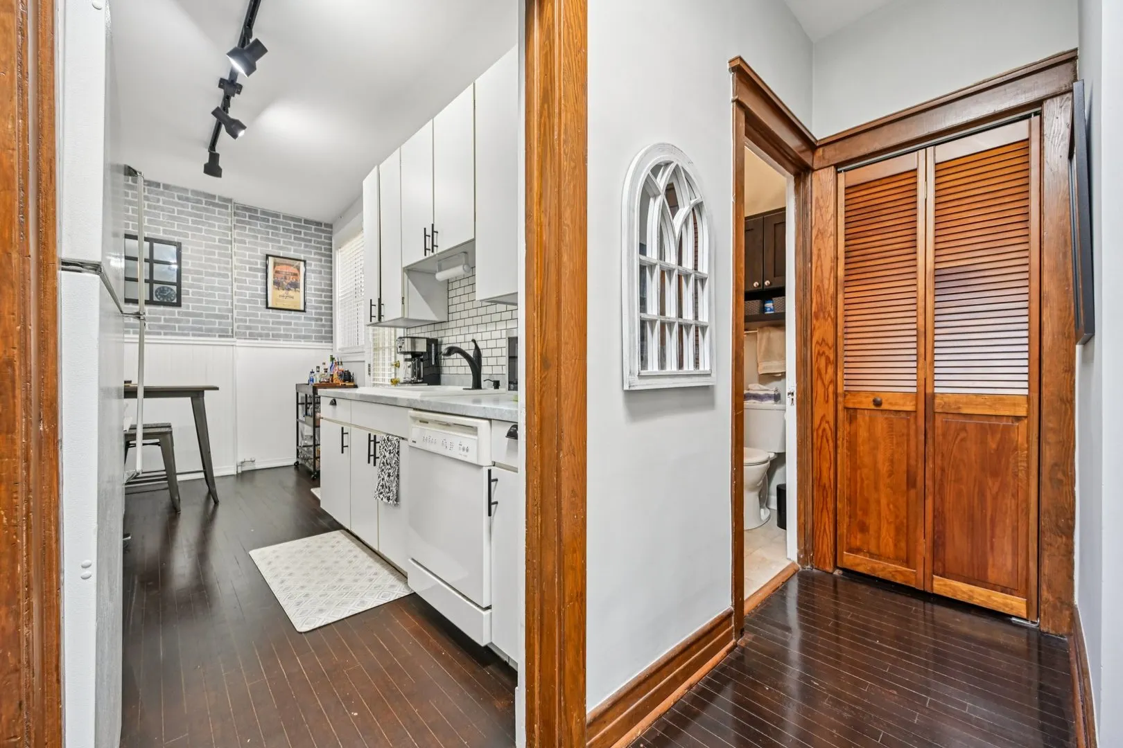 1101 W Wrightwood Avenue 3 IL