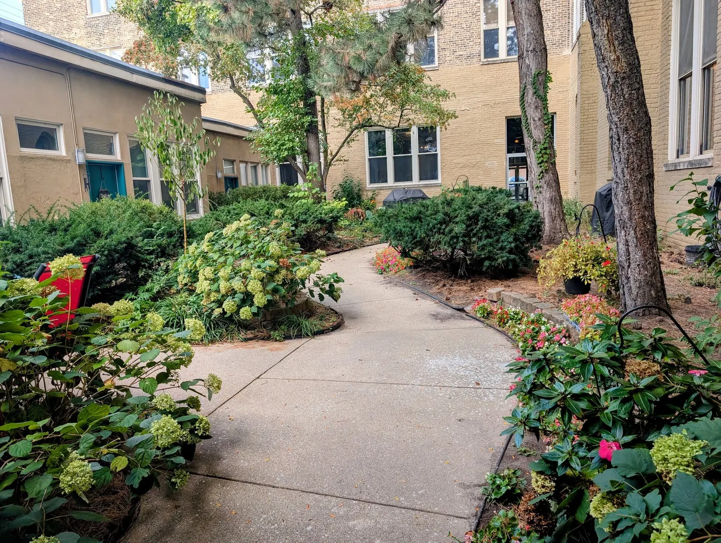 2510 N Wayne Avenue 112 IL