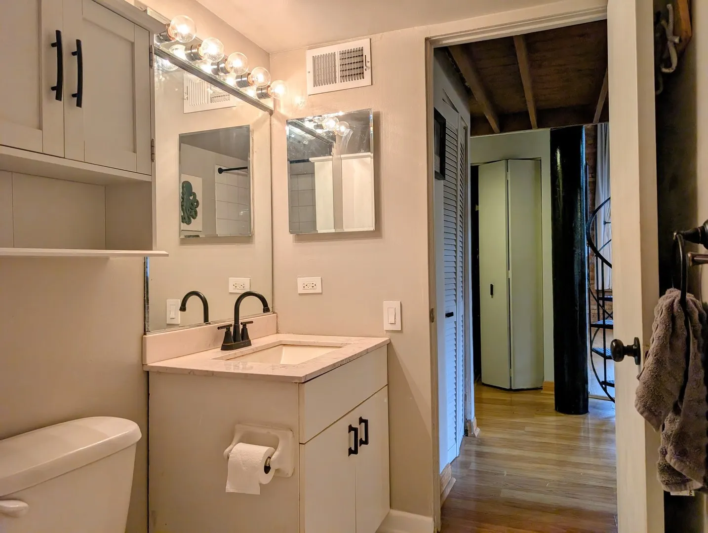 2510 N Wayne Avenue 112 IL