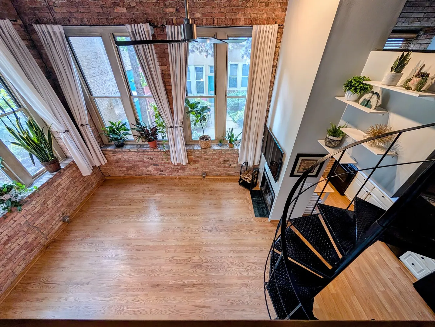 2510 N Wayne Avenue 112 IL