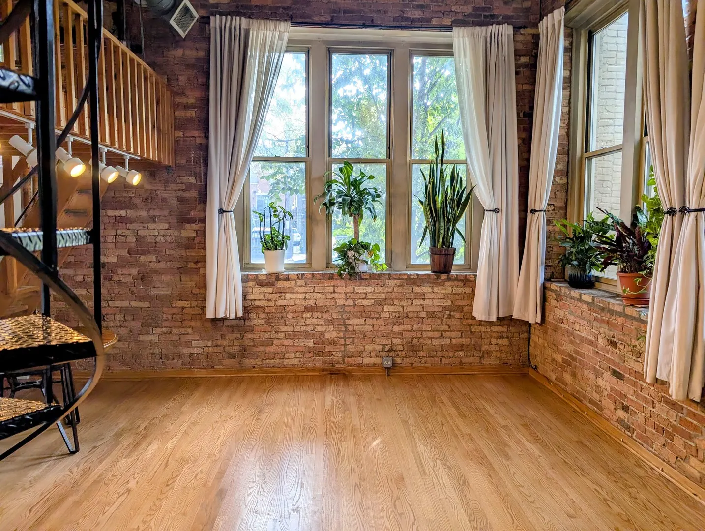 2510 N Wayne Avenue 112 IL