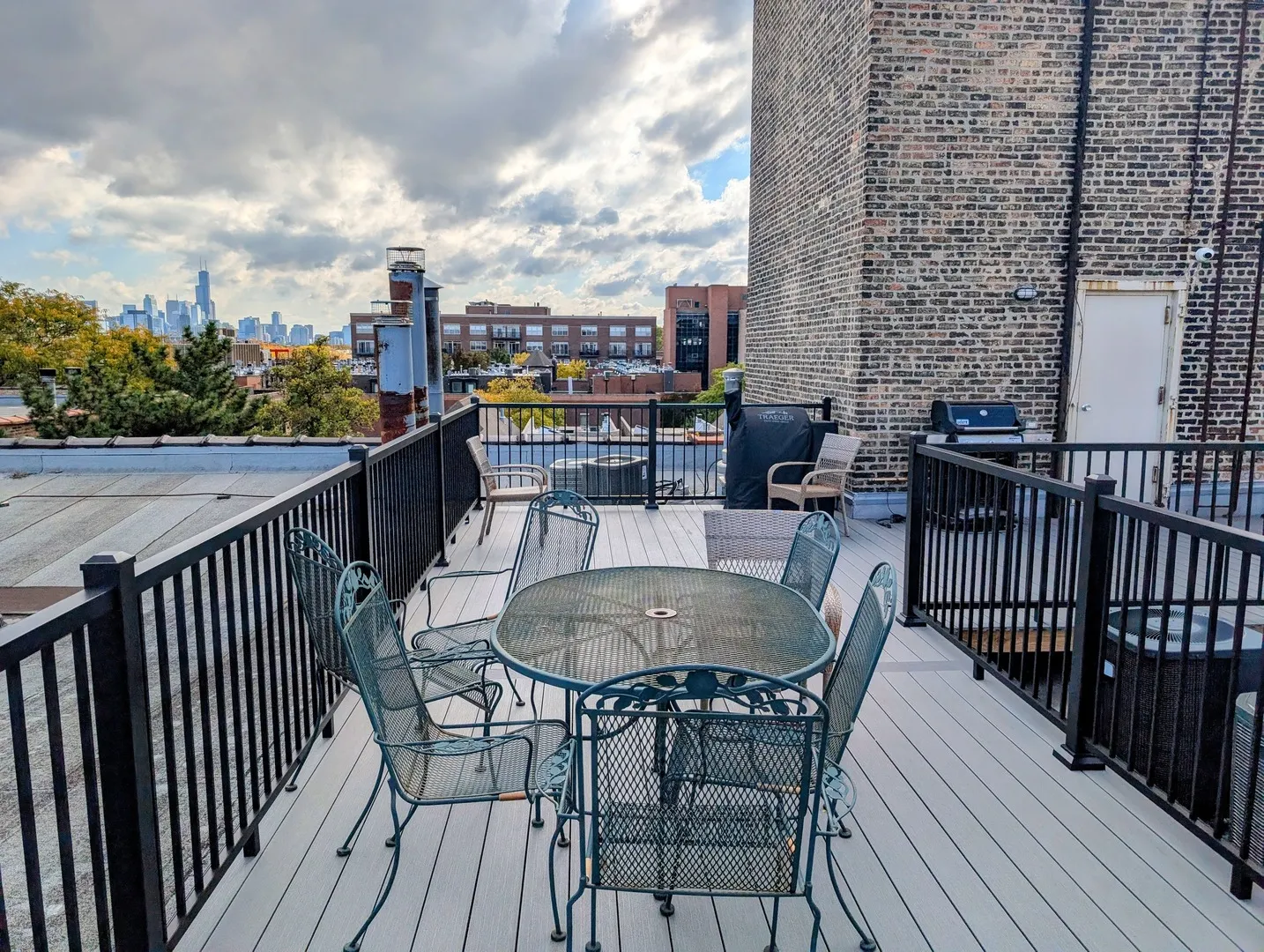 2510 N Wayne Avenue 112 IL