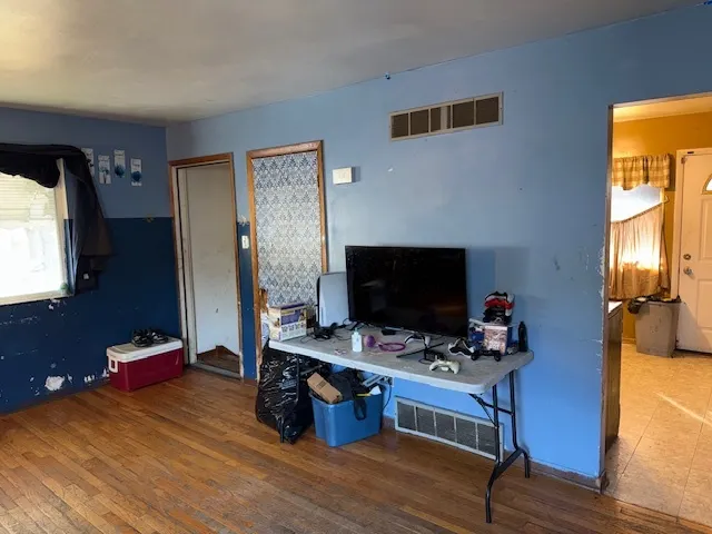 14038 S Saginaw Avenue IL