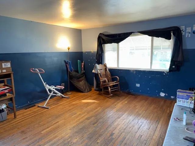 14038 S Saginaw Avenue IL