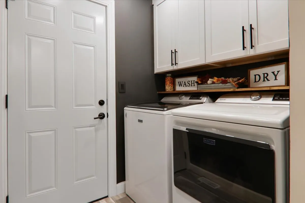 438 Standish Drive IL