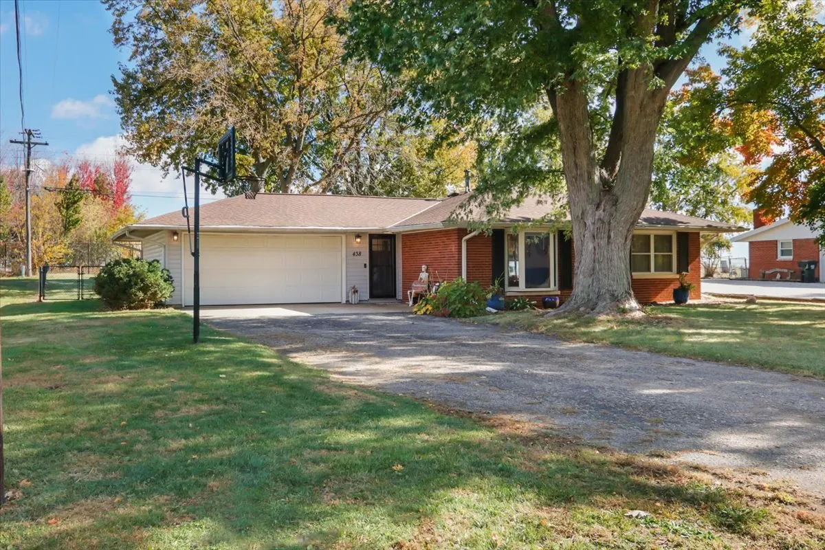 438 Standish Drive IL