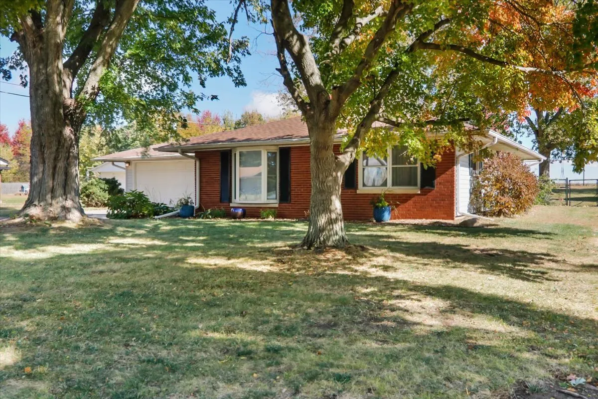 438 Standish Drive IL