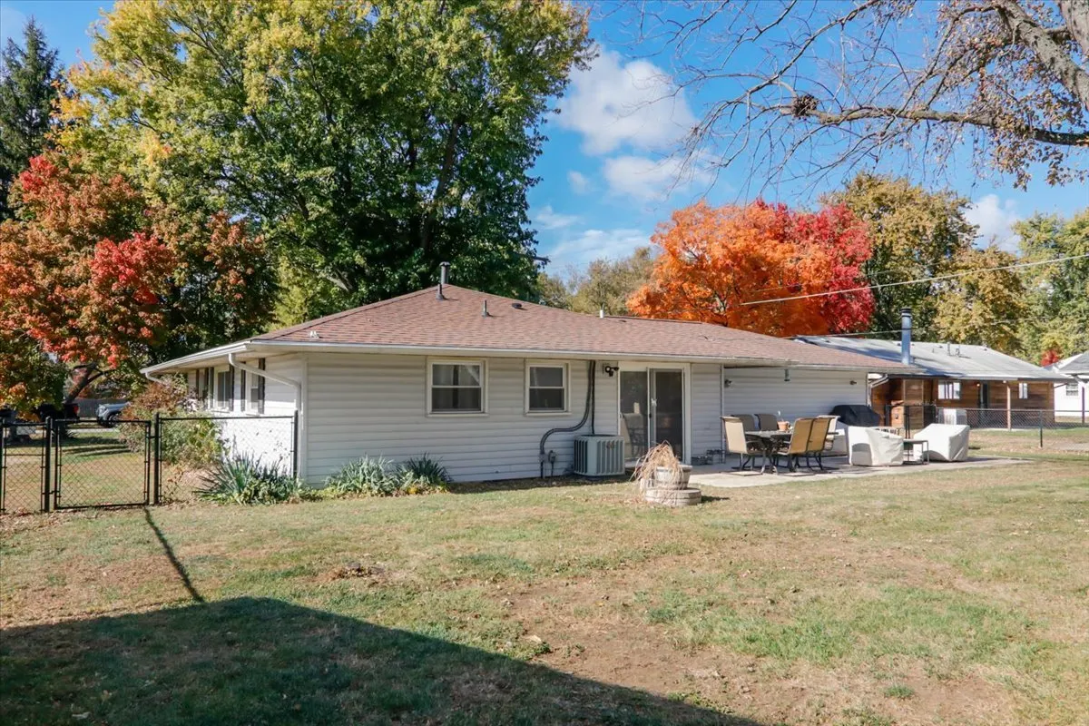 438 Standish Drive IL