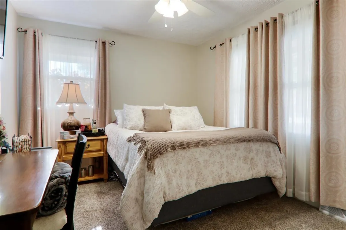 438 Standish Drive IL