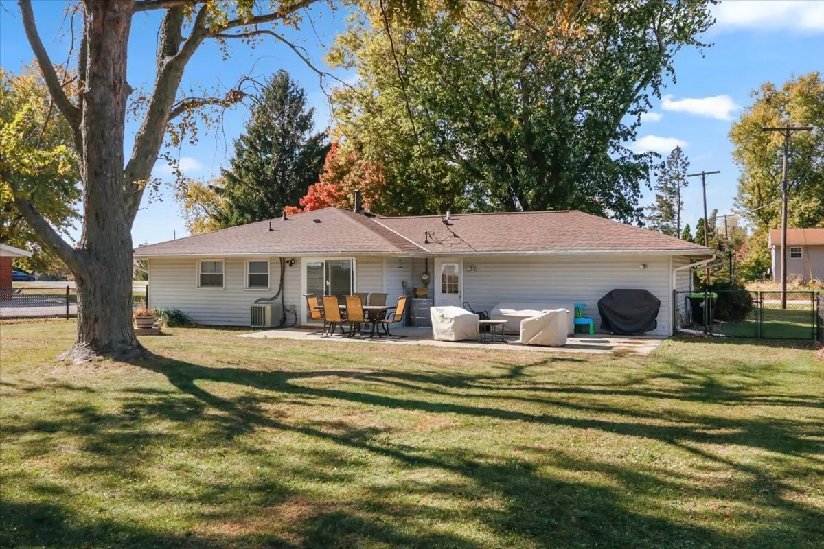 438 Standish Drive IL