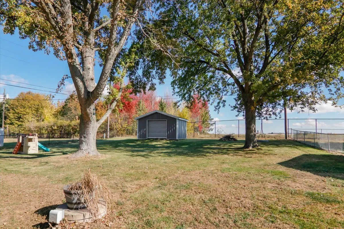 438 Standish Drive IL