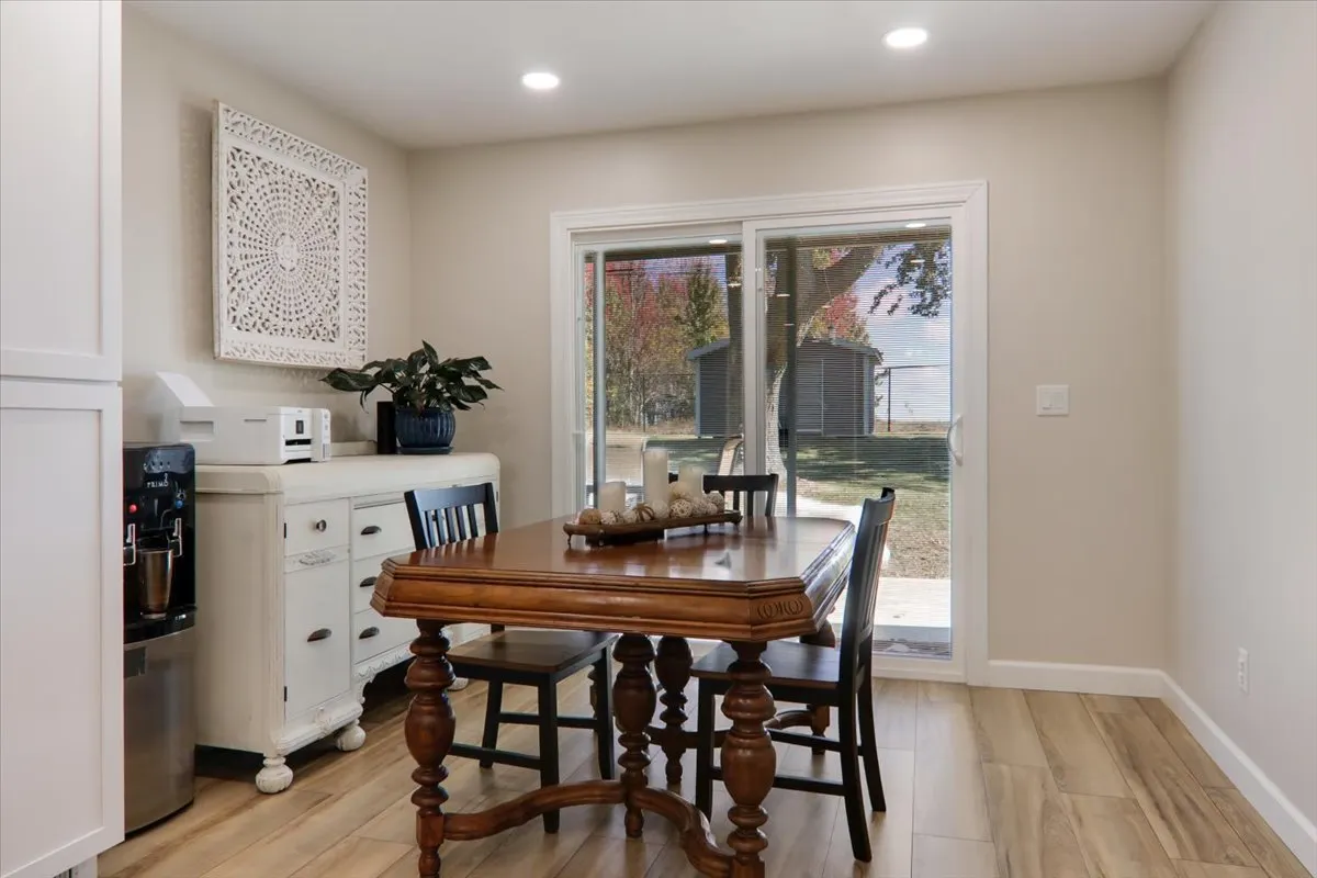 438 Standish Drive IL