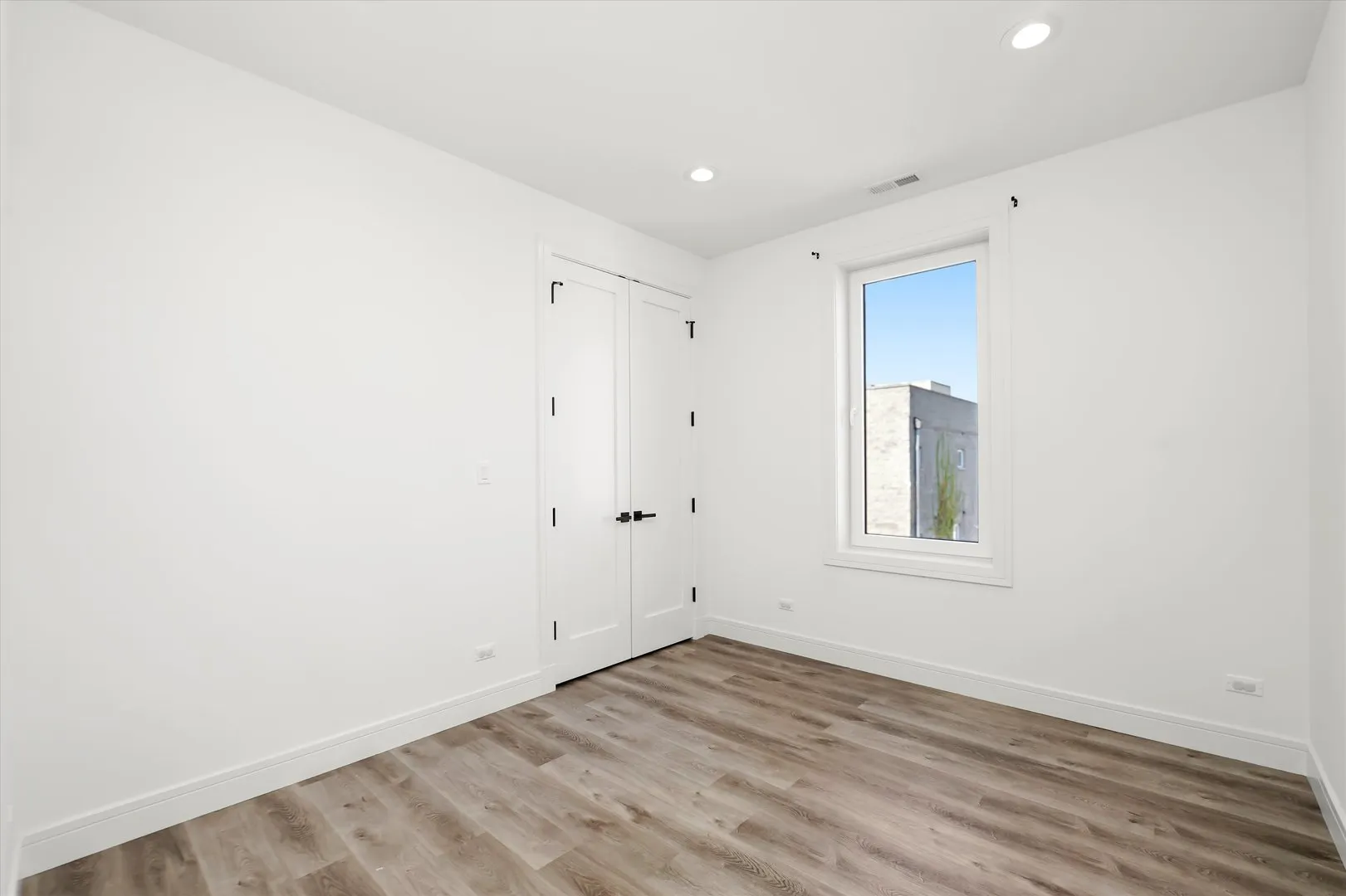 117 S Bell Avenue 4N IL