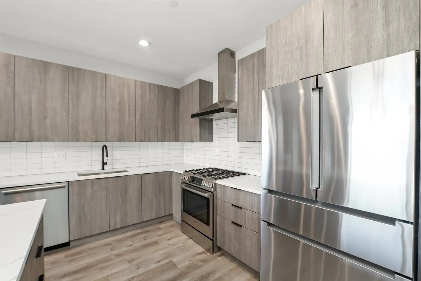 117 S Bell Avenue 4N IL