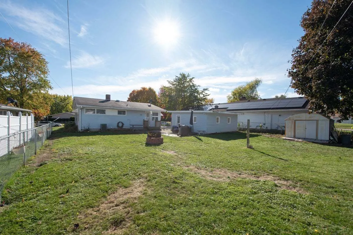 111 E Royal Drive IL