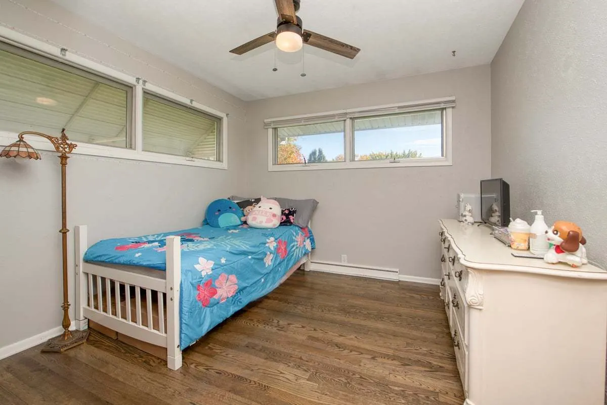 111 E Royal Drive IL