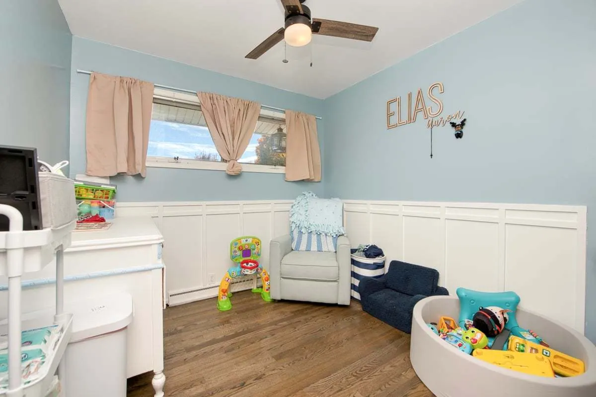 111 E Royal Drive IL