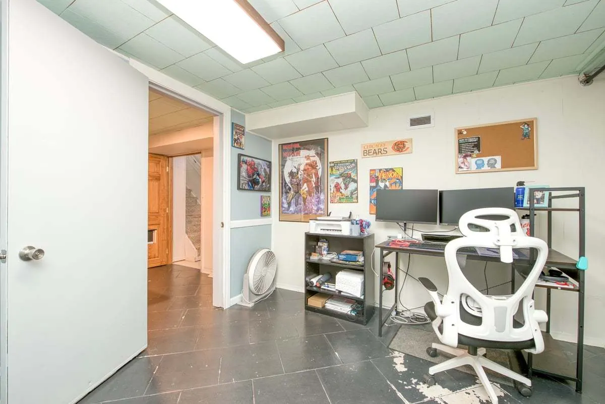 111 E Royal Drive IL