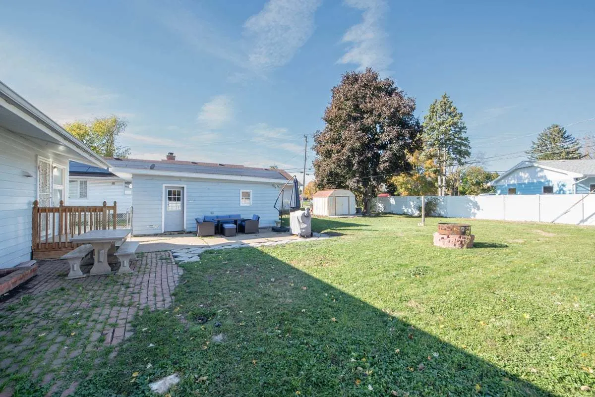 111 E Royal Drive IL