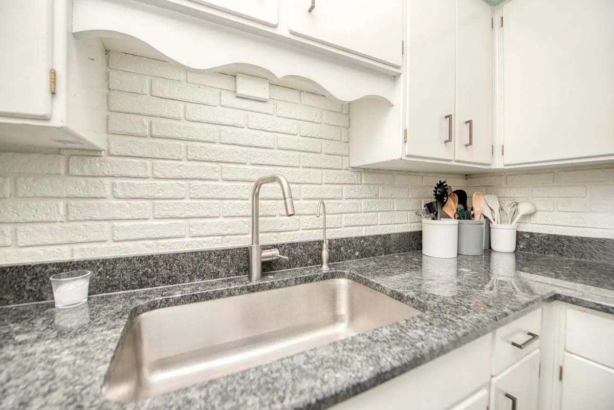 111 E Royal Drive IL