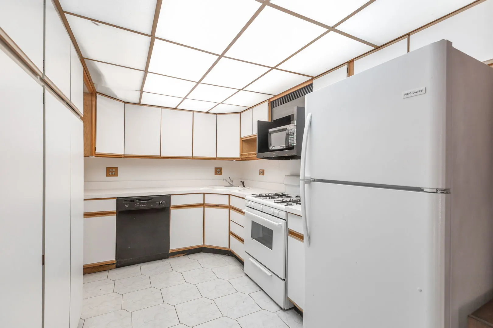 1712 Fayette Walk D IL