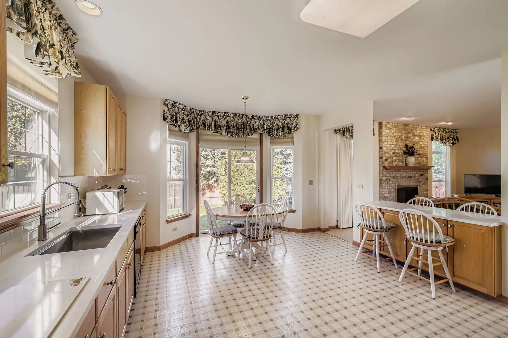 1920 Butler Drive IL