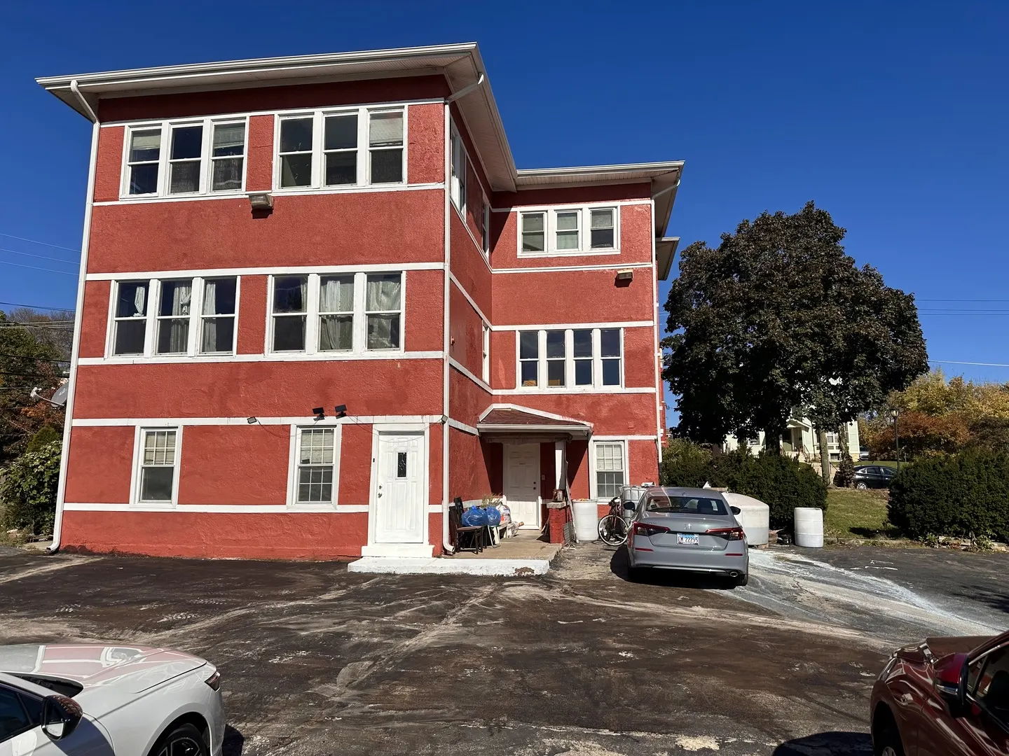 256 W DOWNER Place IL