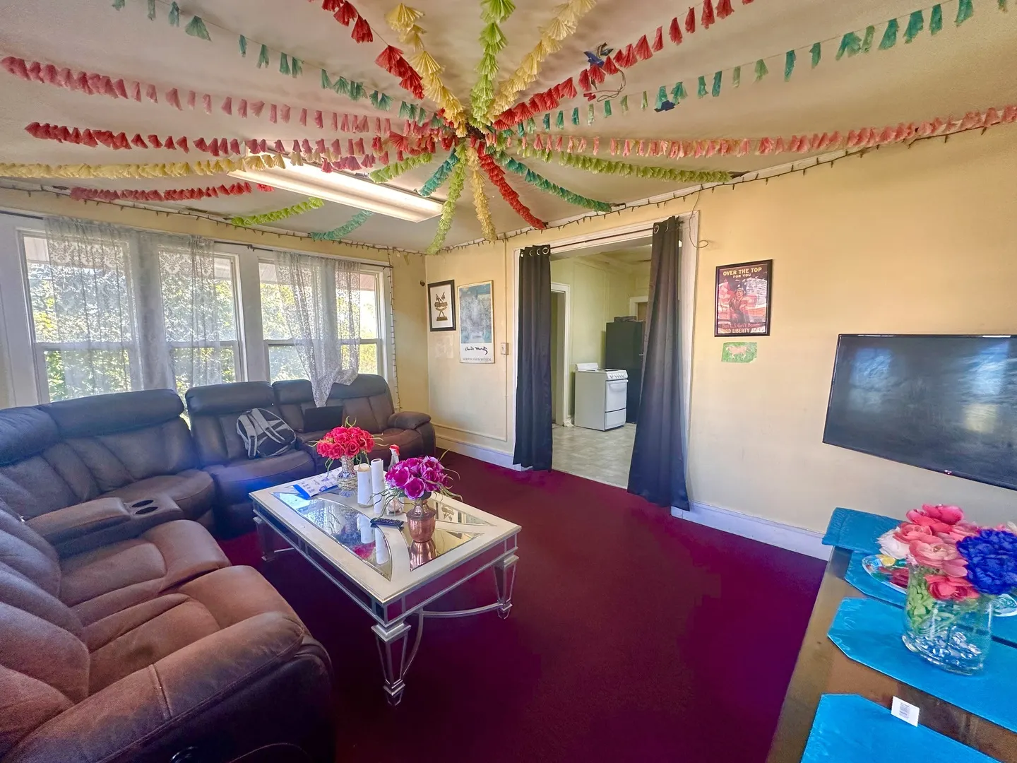 256 W DOWNER Place IL