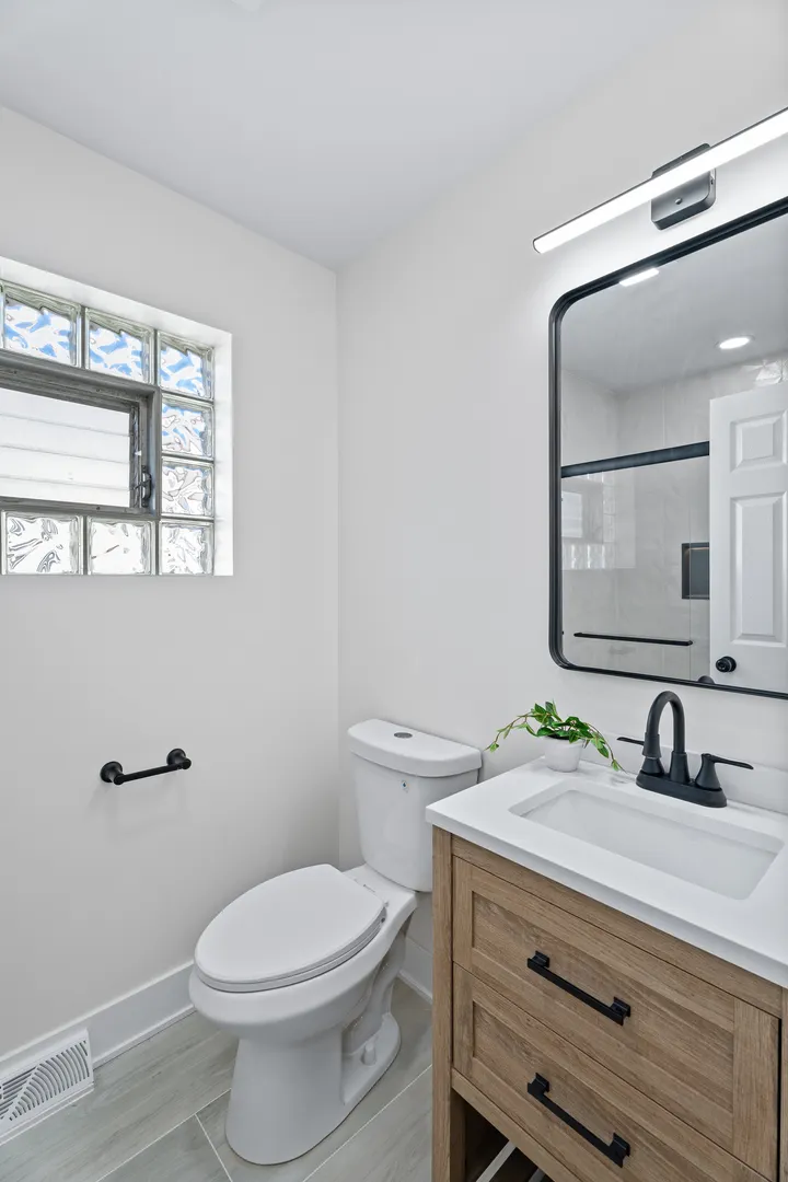 5253 S Mobile Avenue IL