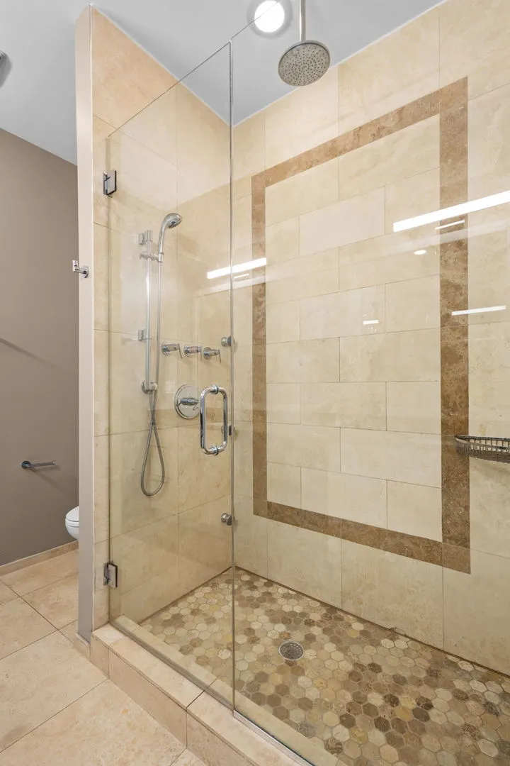 2150 W NORTH Avenue 2 IL