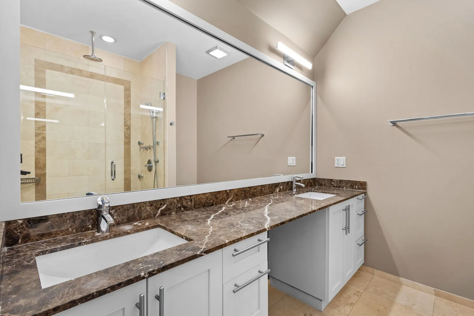 2150 W NORTH Avenue 2 IL