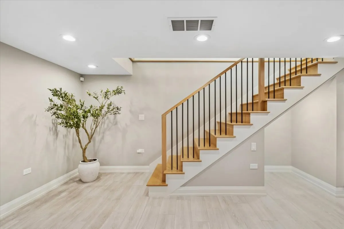 8836 Sayre Avenue IL