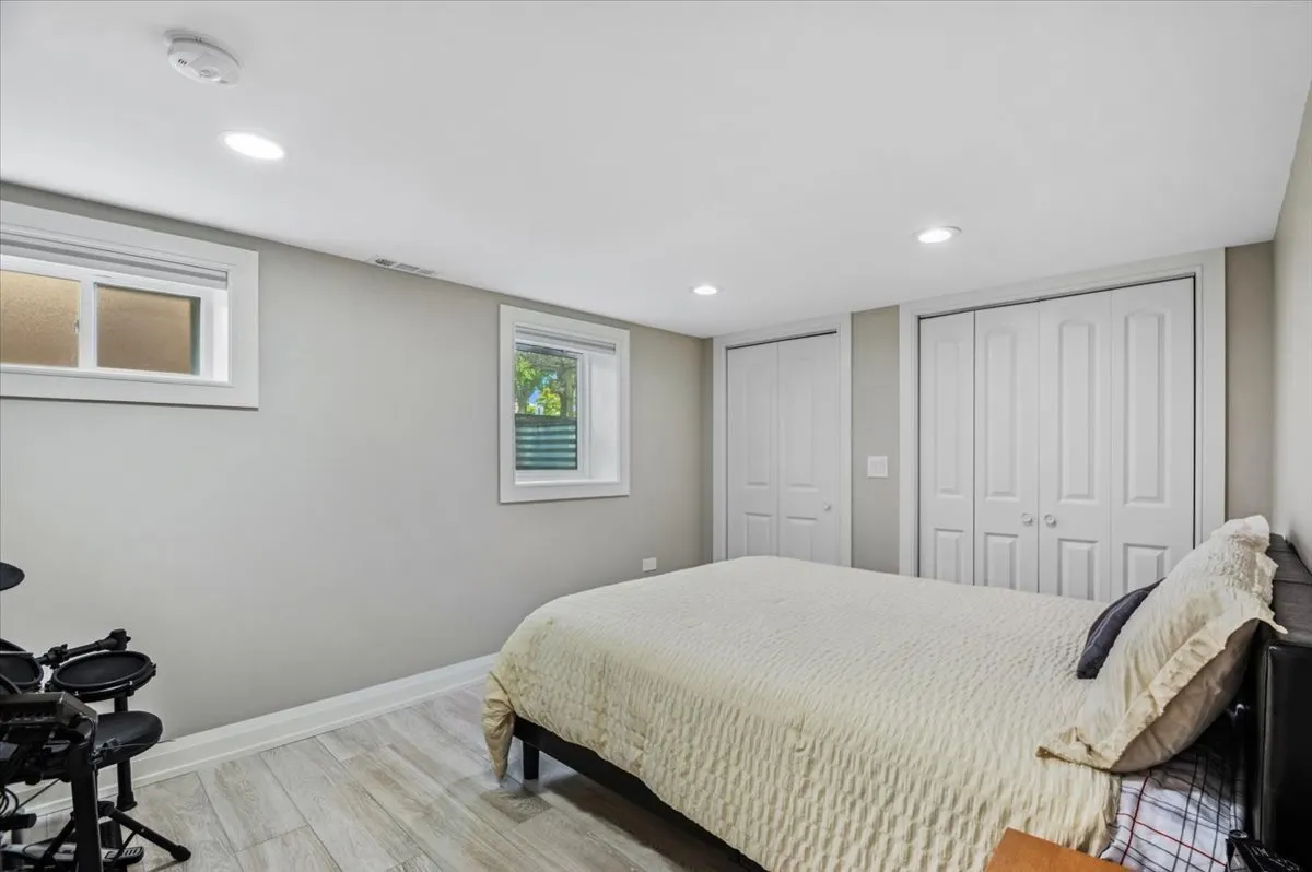 8836 Sayre Avenue IL