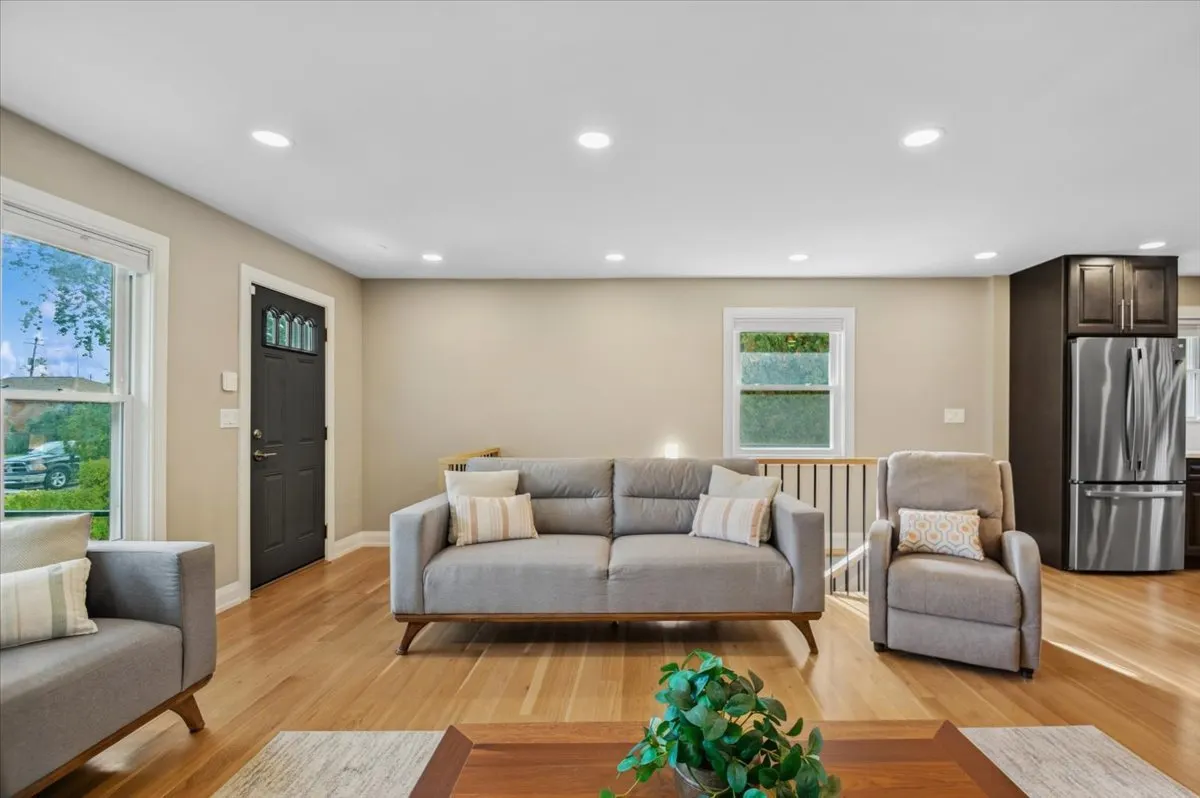 8836 Sayre Avenue IL