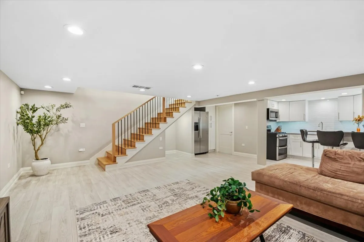 8836 Sayre Avenue IL