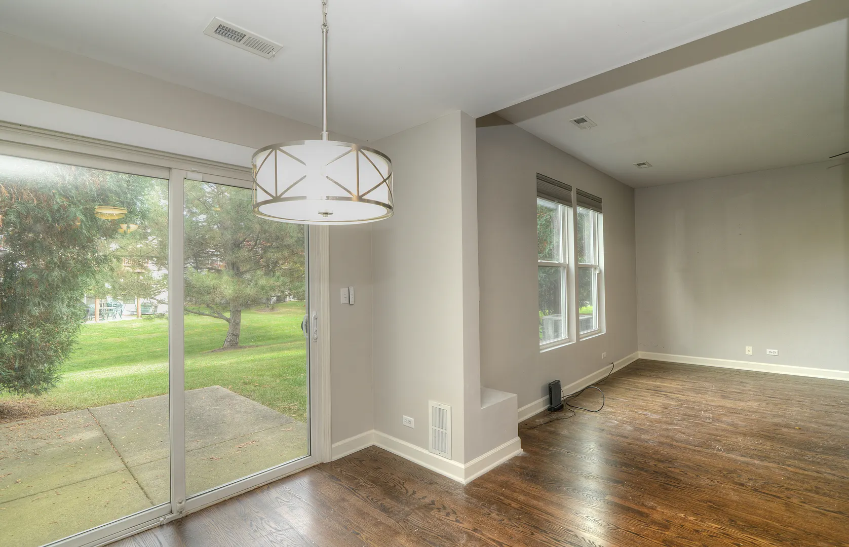 531 METROPOLITAN Street IL