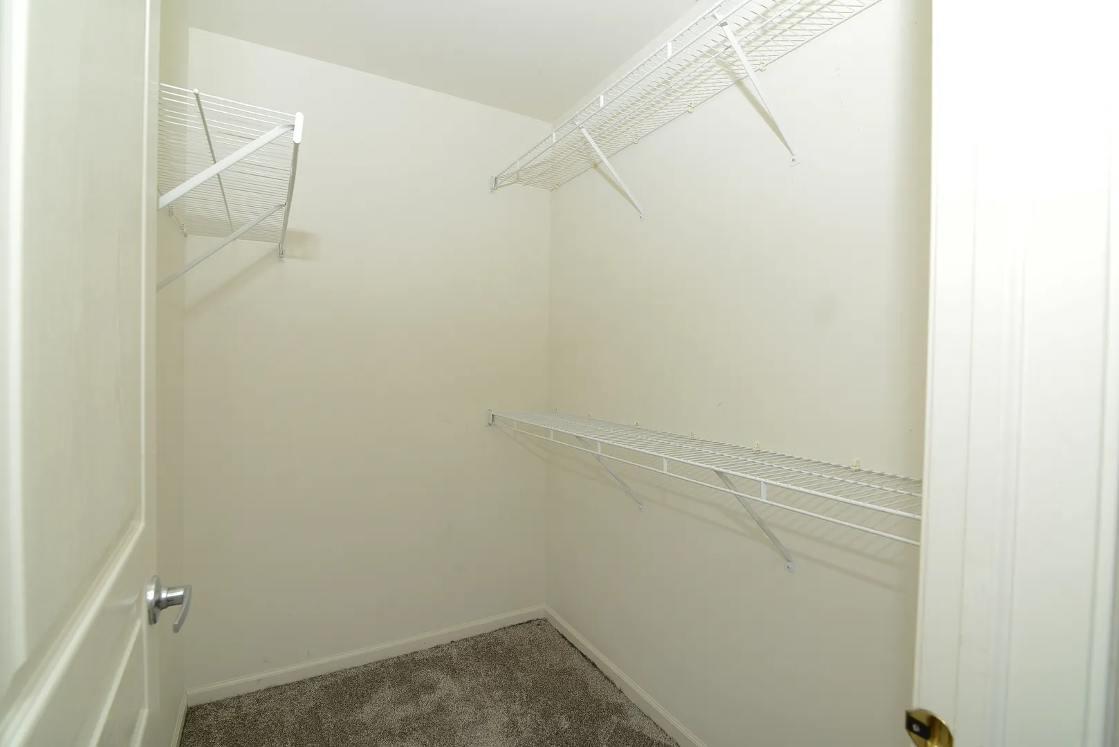 531 METROPOLITAN Street IL