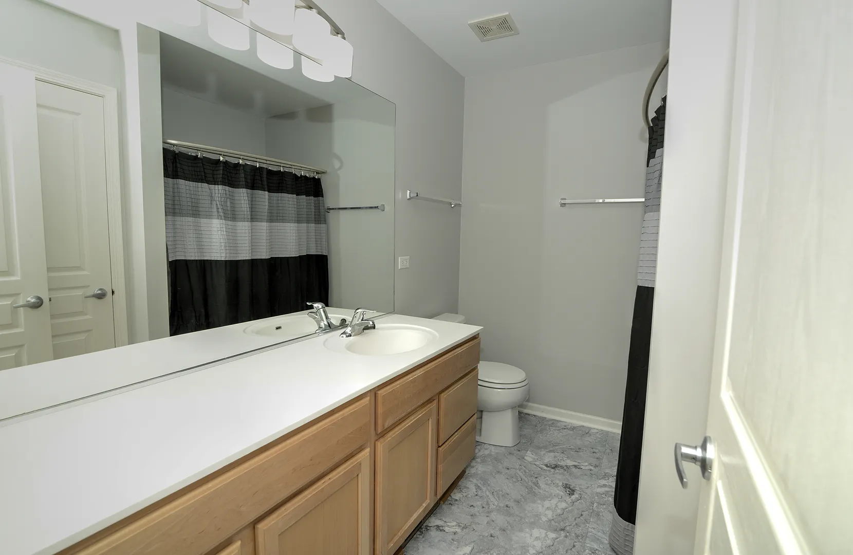 531 METROPOLITAN Street IL