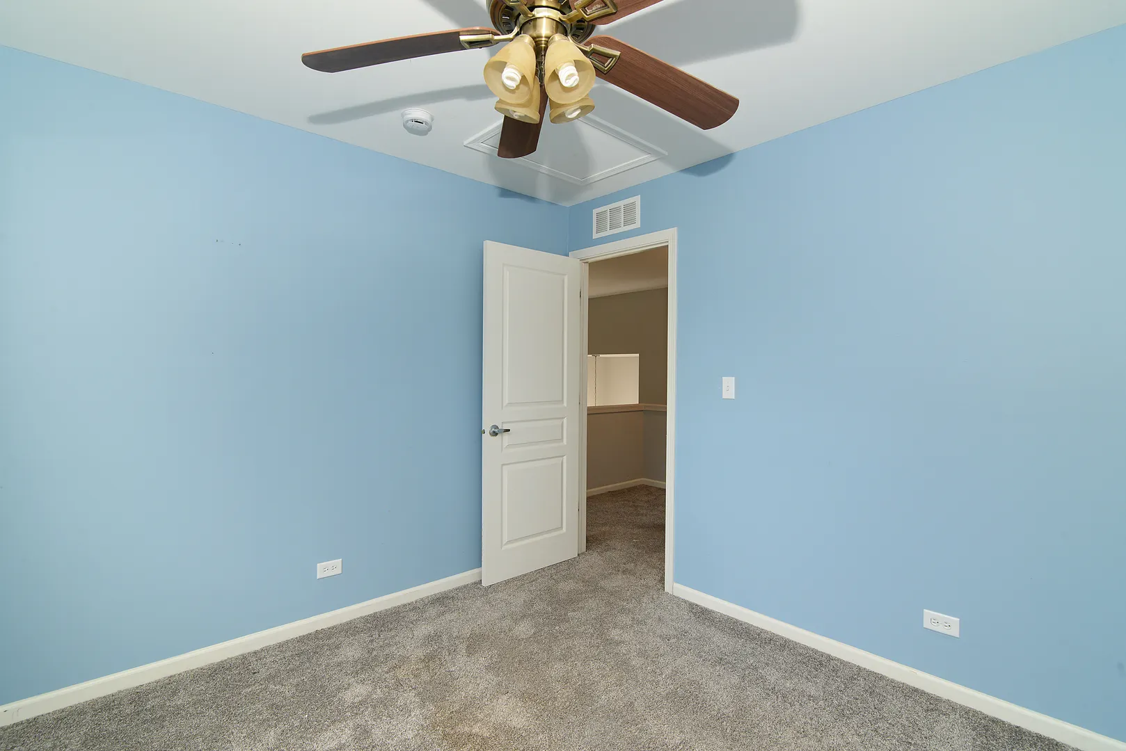 531 METROPOLITAN Street IL