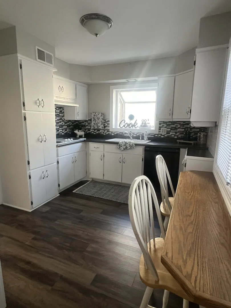 745 S Chestnut Avenue IL