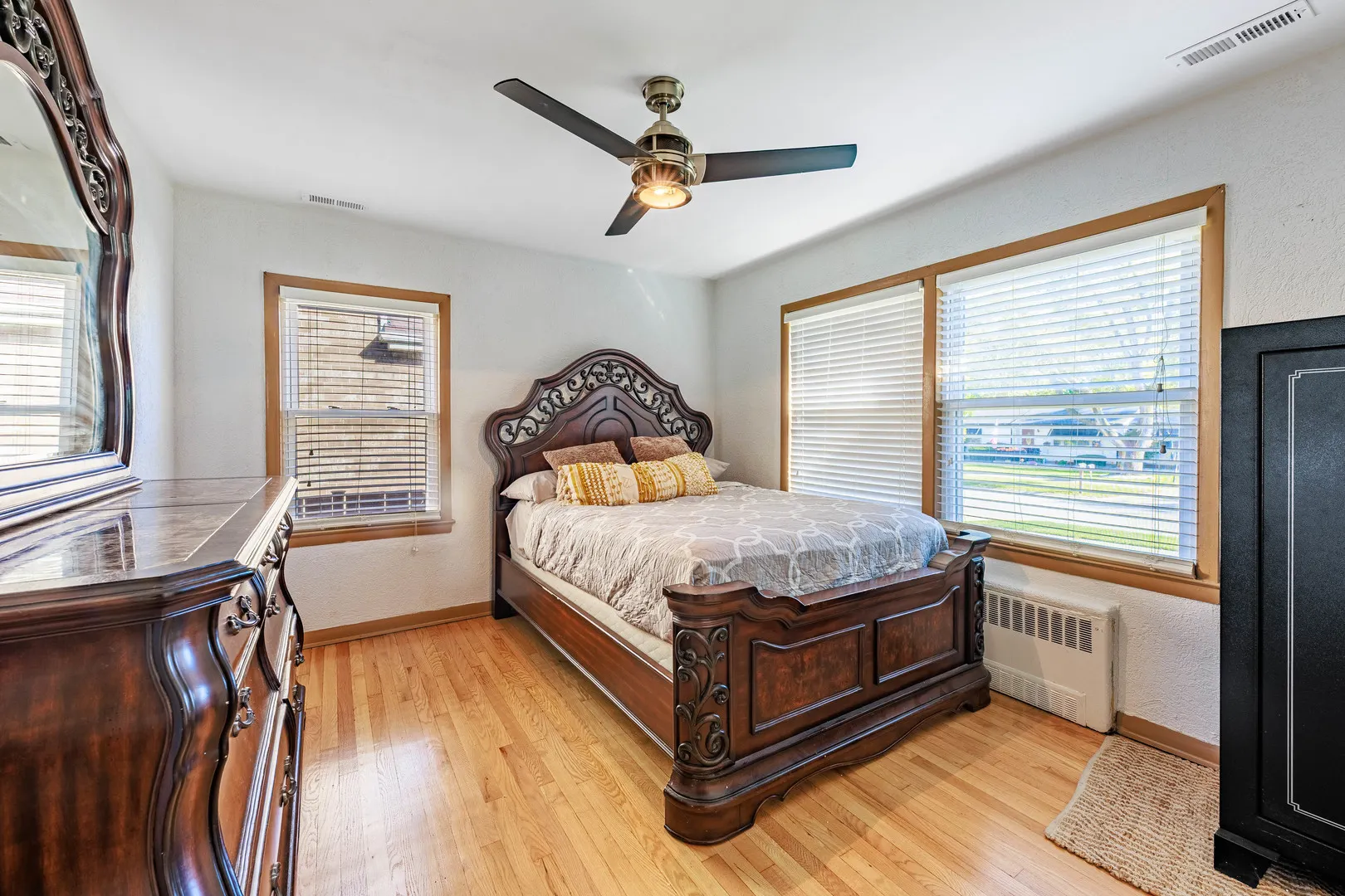 8138 Mulligan Avenue IL