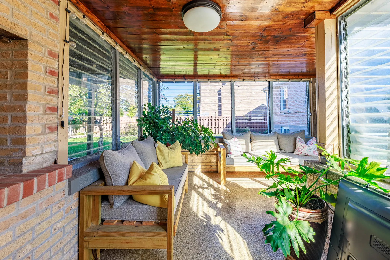 8138 Mulligan Avenue IL