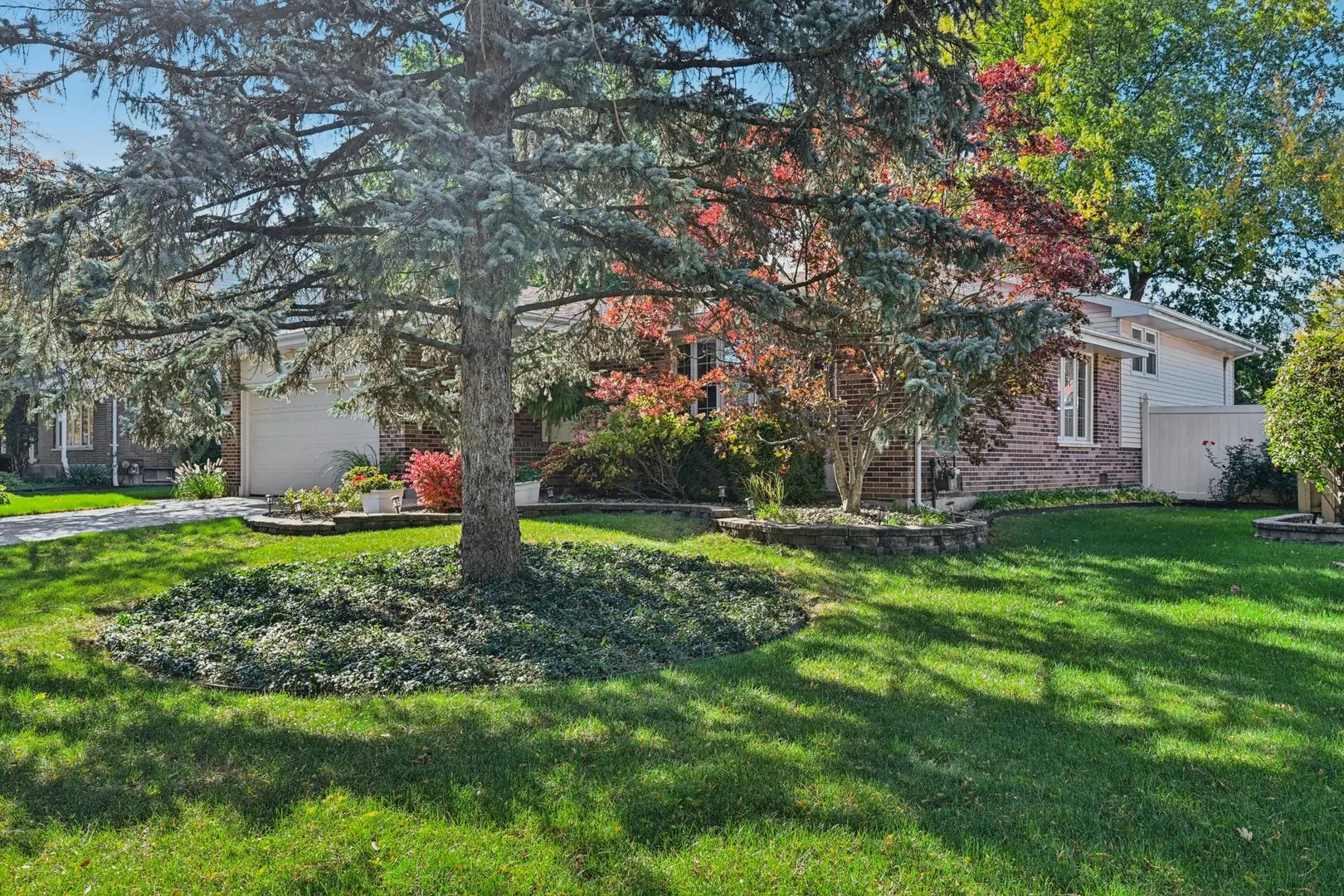 820 School Avenue IL