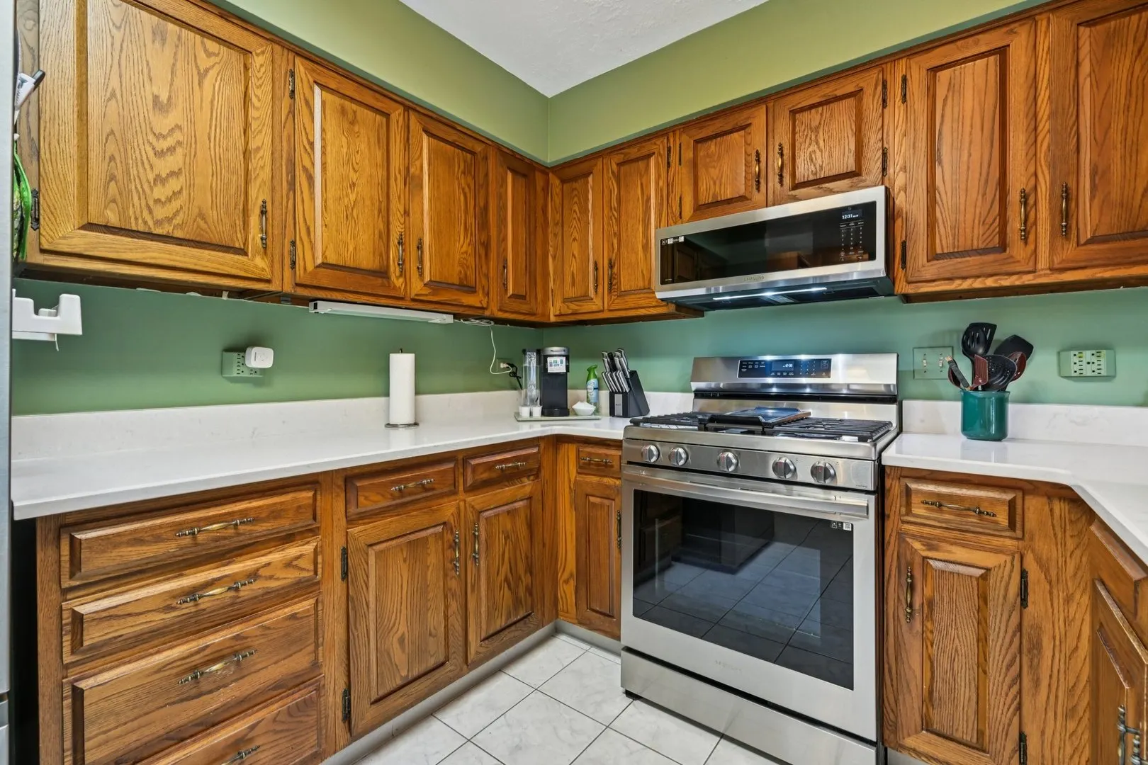 820 School Avenue IL