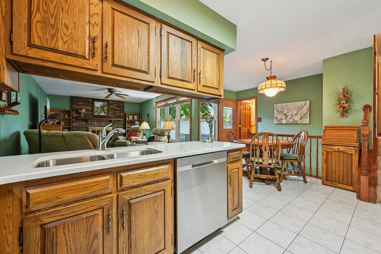 820 School Avenue IL