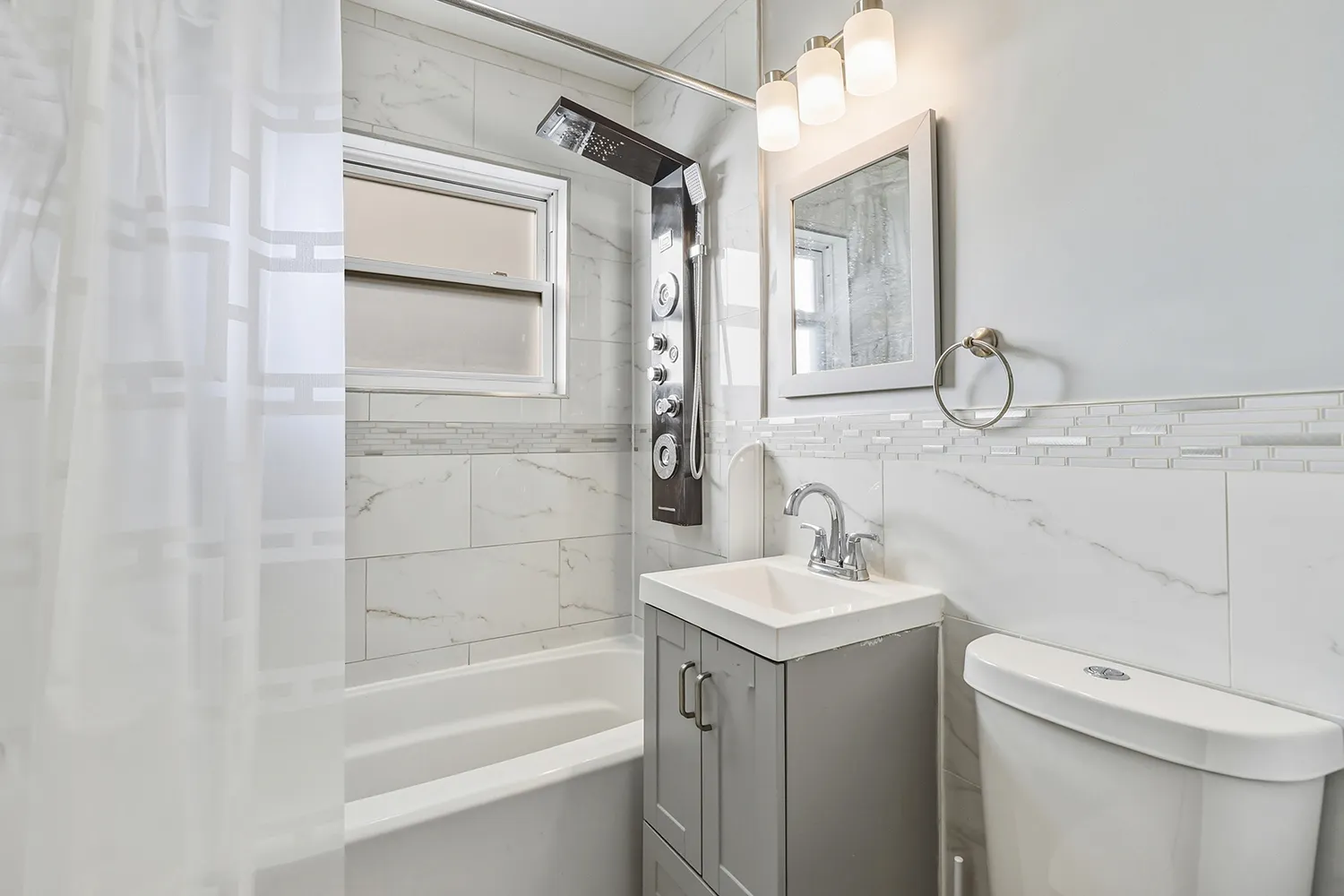 14643 La Salle Street IL