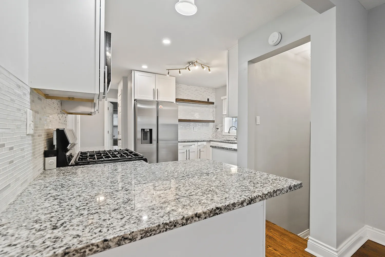 14643 La Salle Street IL